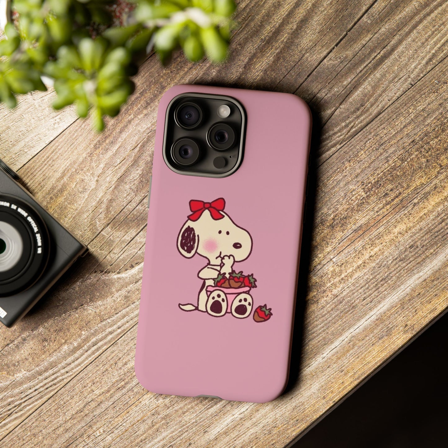 Snoopy eating strawberries 🍓