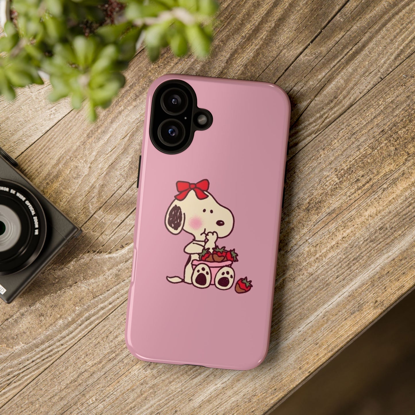 Snoopy eating strawberries 🍓
